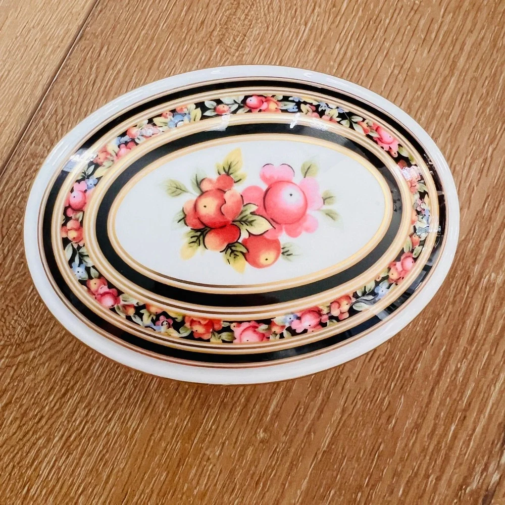 Vintage Wedgwood Clio Oval Trinket Box Bone China Floral Fruit Gold England 1992